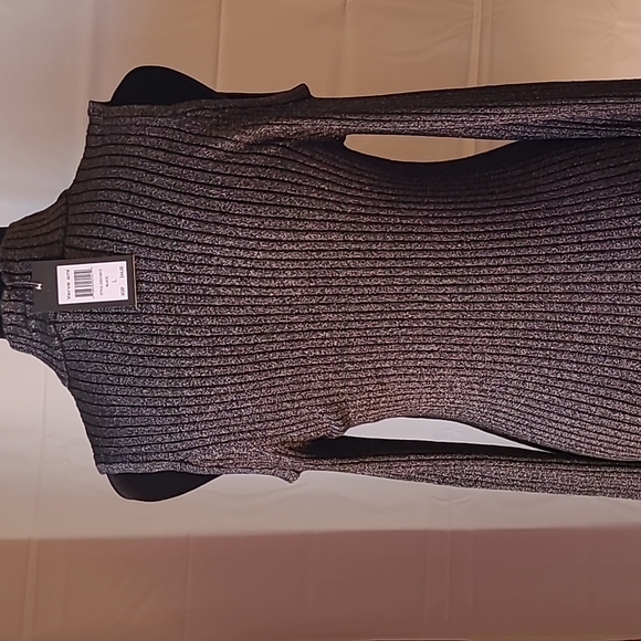 Verve ami, size large, black, ribbed knit  long sleeve with cold shoulders. - Picture 3 of 5